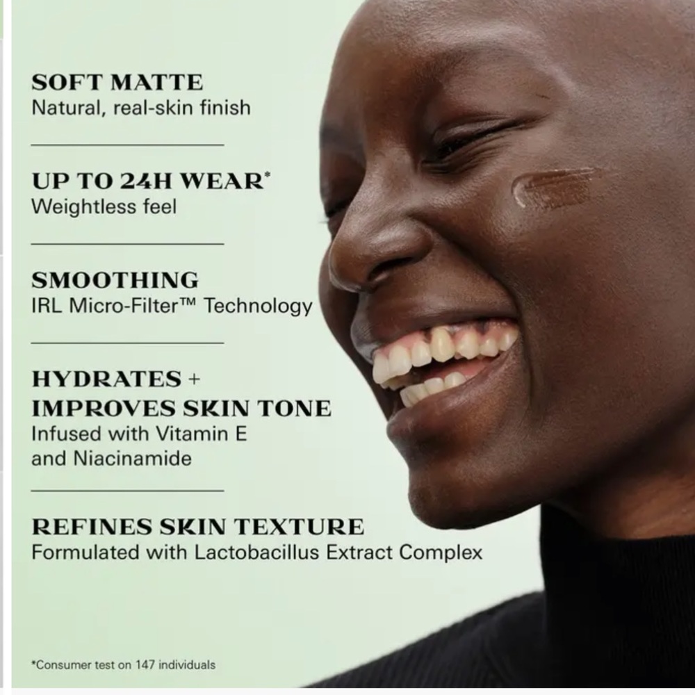 Prada . Reveal Skin Optimizing Refillable Soft Matte Foundation. New - Picture 6 of 7